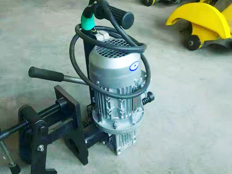 DZG-31型電動(dong)空心鋼(gang)軌鑽孔(kong)機