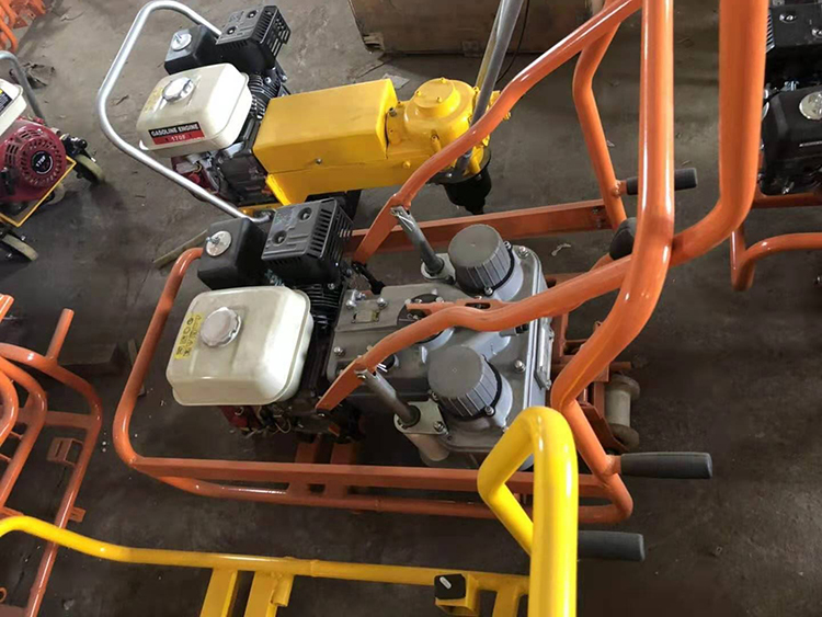 NLB-600型雙(shuang)頭内燃螺栓(shuān)扳手