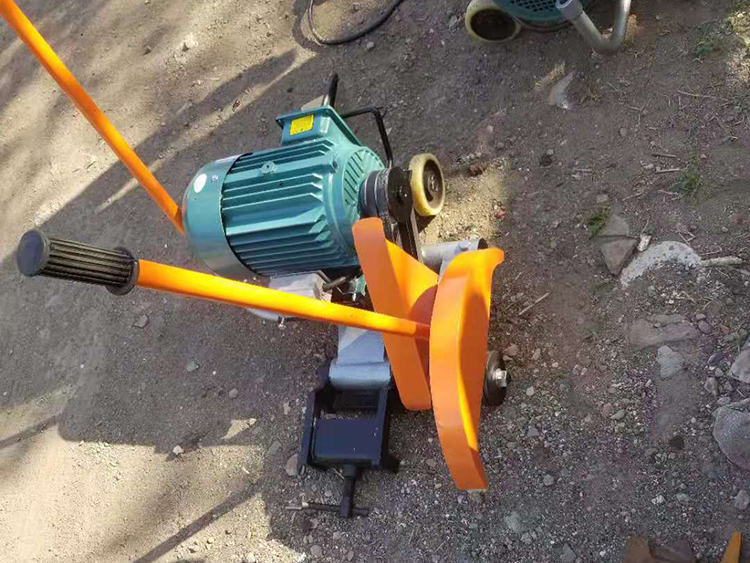 DQG-4型電動鋼軌鋸(ju)軌機 