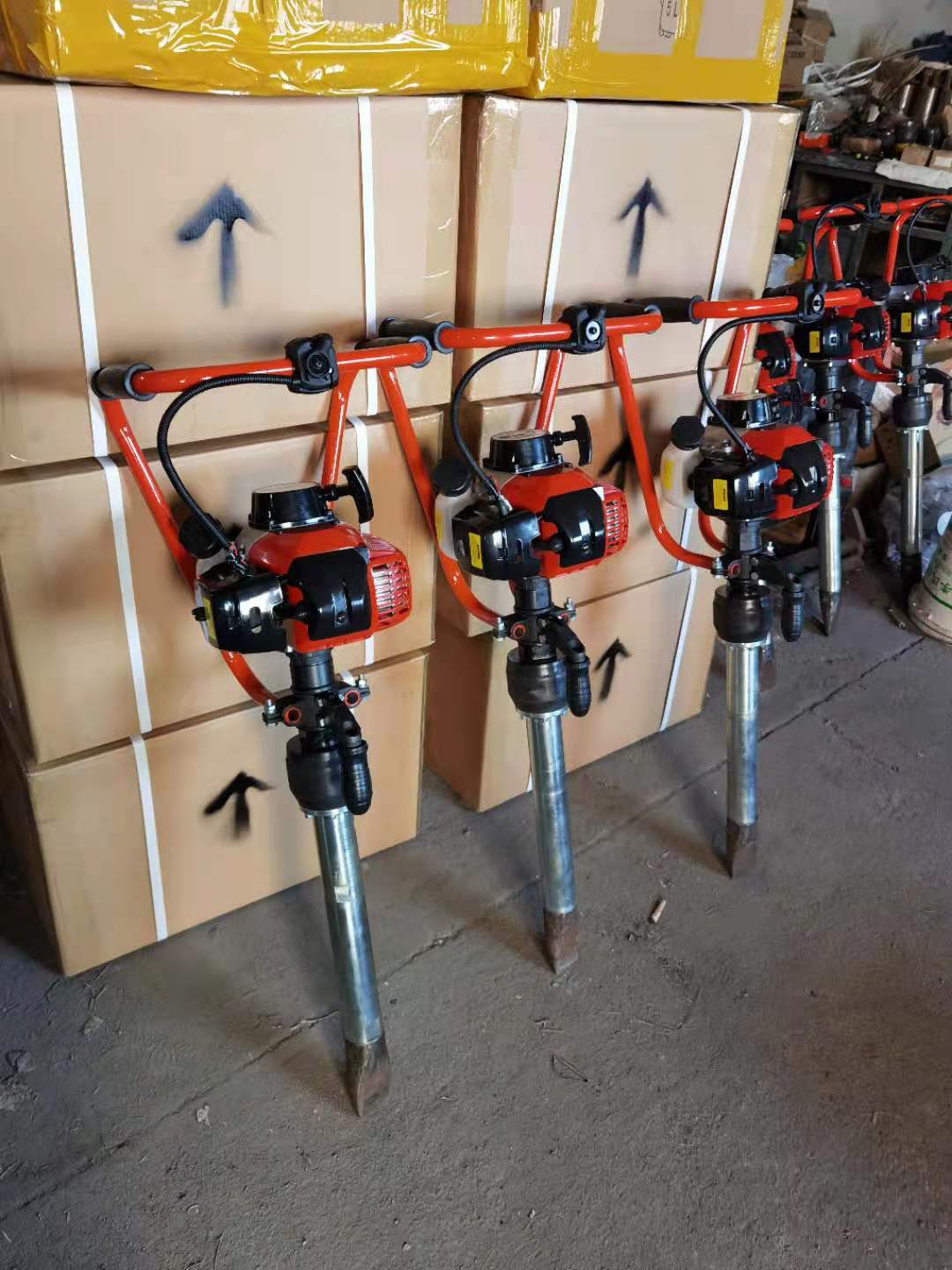 ND-4型手提(ti)式内燃(rán)搗固鎬(gǎo)