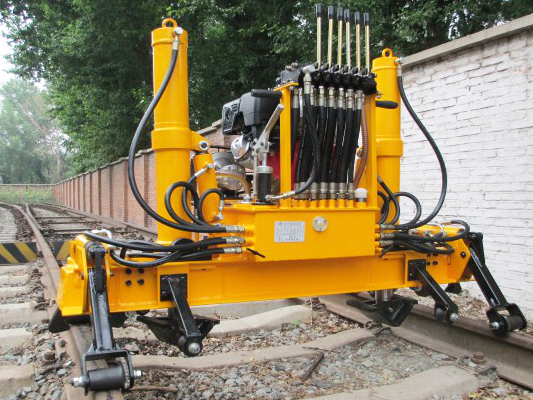 YQBJ-300x125型(xing)高行程液壓起(qi)撥道機