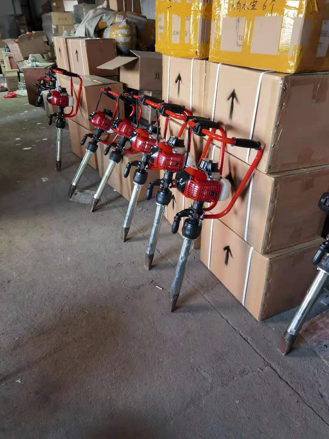 ND-4型手提(ti)式内燃(rán)搗固鎬(gao) 