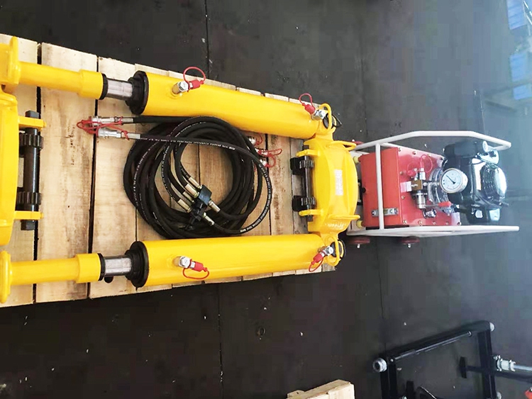 YLS-900型液(yè)壓拉伸機